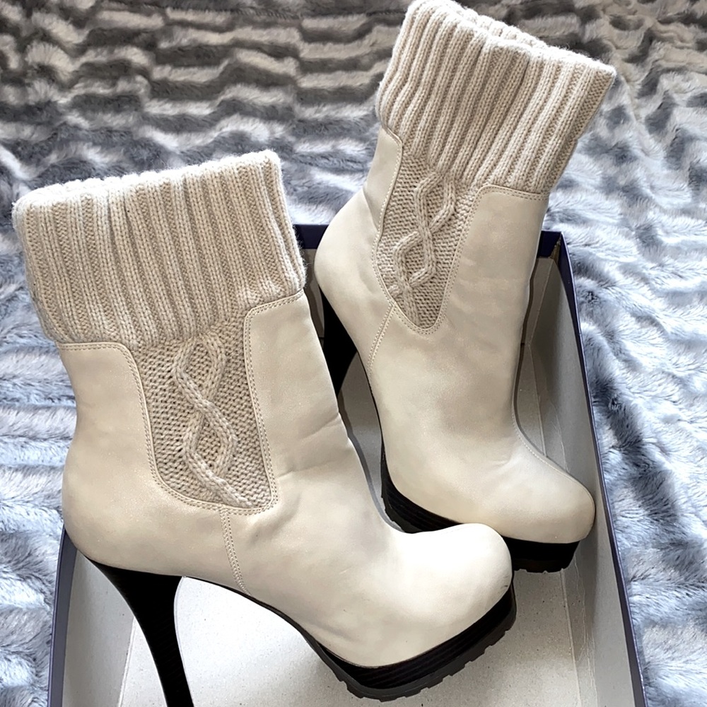 Jennifer Lopez Tall Heeled Booties 💋